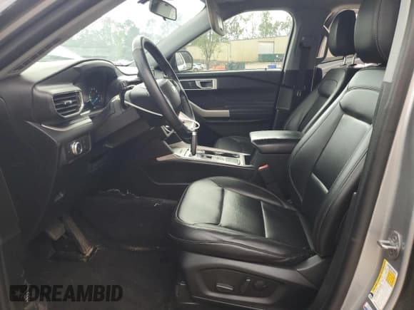 ✅ 2022 Ford Explorer XLT • VIN: 1FMSK7DH4NGA80828 • Lot: 51954795. Wystawiony na Copart z przebiegiem 77 651 mil. Bezpłatny archiwum sprzedaży aukcyjnych z USA i szczegółowy raport historii pojazdu na DreamBid. Zdjęcie 7.