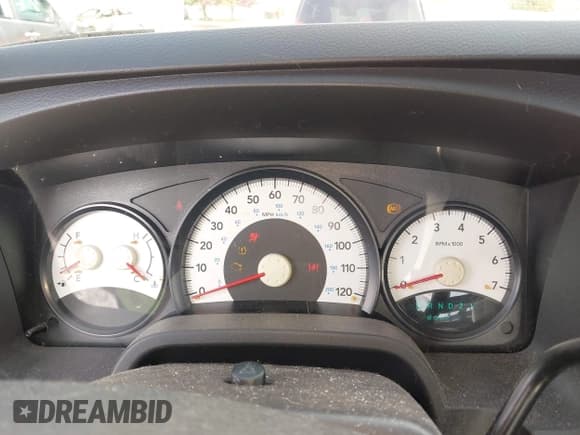 ✅ 2009 Dodge Dakota Bighorn/Lonestar • VIN: 1D7HW38P39S775050 • Lot: 43567558. Wystawiony na IAAI z przebiegiem 193 516 mil. Bezpłatny archiwum sprzedaży aukcyjnych z USA i szczegółowy raport historii pojazdu na DreamBid. Zdjęcie 7.