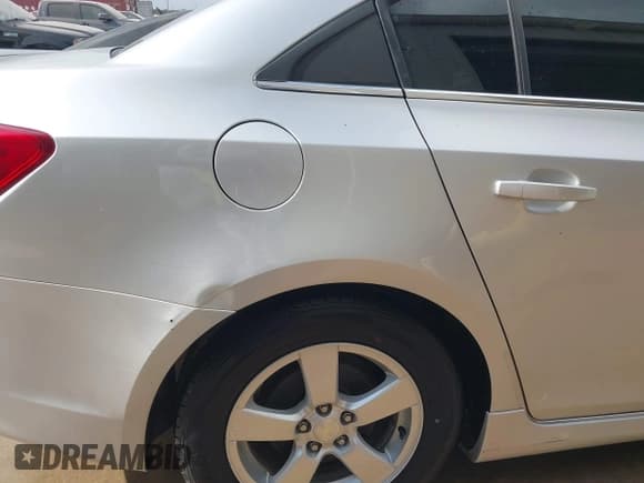 ✅ 2015 Chevrolet Cruze LT • VIN: 1G1PC5SB3F7198602 • Lot: 43513725. Listed on IAAI with 152,506 mi. Free auction sales archive from the USA and detailed vehicle history report at DreamBid. Image 6.