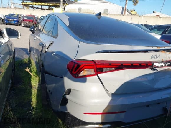 ✅ 2023 Kia K5 GT-Line • VIN: 5XXG64J29PG228401 • Lot: 43433068. Wystawiony na IAAI z przebiegiem 20 278 mil. Bezpłatny archiwum sprzedaży aukcyjnych z USA i szczegółowy raport historii pojazdu na DreamBid. Zdjęcie 3.