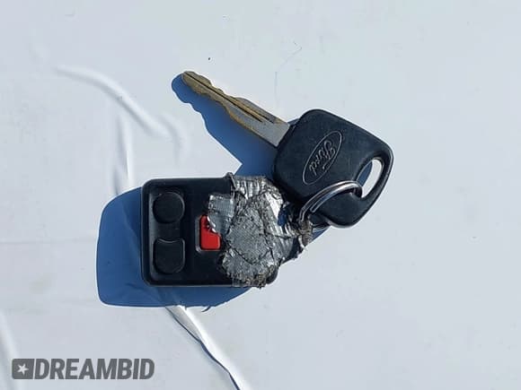 ✅ 2000 Ford Excursion Limited • VIN: 1FMNU42S5YED53957 • Lot: 42007784. Wystawiony na IAAI z przebiegiem 181 876 mil. Bezpłatny archiwum sprzedaży aukcyjnych z USA i szczegółowy raport historii pojazdu na DreamBid. Zdjęcie 11.