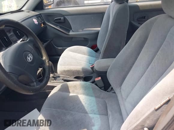 ✅ 2004 Hyundai Elantra GLS • VIN: KMHDN46D24U827982 • Lot: 42916340. Wystawiony na IAAI z przebiegiem 297 098 mil. Bezpłatny archiwum sprzedaży aukcyjnych z USA i szczegółowy raport historii pojazdu na DreamBid. Zdjęcie 5.