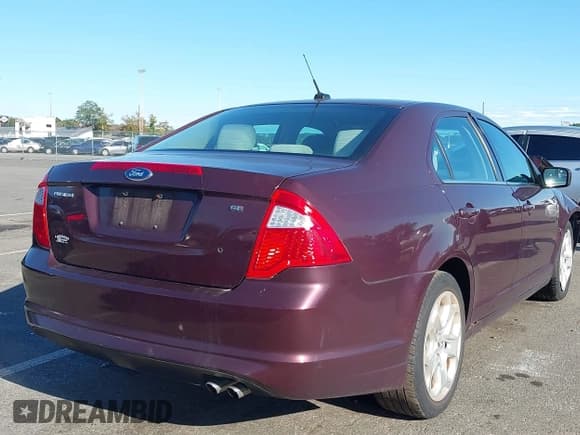 ✅ 2011 Ford Fusion SE • VIN: 3FAHP0HA2BR259755 • Lot: 43409439. Wystawiony na IAAI z przebiegiem 91 152 mil. Bezpłatny archiwum sprzedaży aukcyjnych z USA i szczegółowy raport historii pojazdu na DreamBid. Zdjęcie 4.