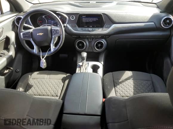 2019 Chevrolet Blazer z VIN 3GNKBBRA8KS653687, wystawiony jako Copart lot #81957005 z przebiegiem 62 393 mil mil oraz Szkoda całkowita • Salvage title. Historia ofert i sprzedaży dostępna na DreamBid. Obrazek 8.