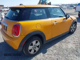 2014 MINI Hardtop with VIN WMWXM5C53ET934034, listed as a IAAI auction lot 42375051 with 73,046 mi miles and . Bid and sale history available at DreamBid. Image 4.