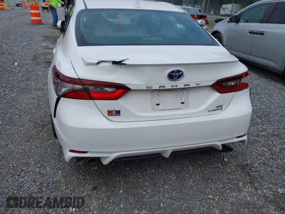 ✅ 2022 Toyota Camry Hybrid SE • VIN: 4T1G31AK9NU038141 • Лот: 42871003. Опубликован ранее на IAAI с пробегом 31 918 миль. Бесплатный доступ к архиву аукционных продаж из США и подробный отчёт об истории автомобиля на DreamBid. Изображение 16.