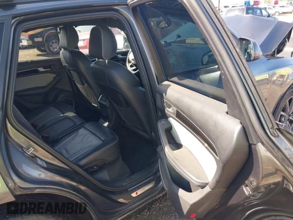 ✅ 2015 Audi Q5 Prestige • VIN: WA1WMAFP8FA055124 • Lot: 42490344. Wystawiony na IAAI z przebiegiem 107 297 mil. Bezpłatny archiwum sprzedaży aukcyjnych z USA i szczegółowy raport historii pojazdu na DreamBid. Zdjęcie 8.