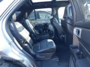 ✅ 2020 Ford Explorer ST • VIN: 1FM5K8GC1LGB61432 • Lot: 43650421. Wystawiony na IAAI z przebiegiem 83 099 mil. Bezpłatny archiwum sprzedaży aukcyjnych z USA i szczegółowy raport historii pojazdu na DreamBid. Zdjęcie 8.