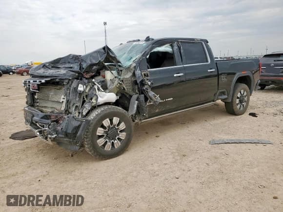 ✅ 2024 GMC Sierra 2500HD Denali • VIN: 1GT49REY1RF297168 • Lot: 70296515. Wystawiony na Copart z przebiegiem Nie podano. Bezpłatny archiwum sprzedaży aukcyjnych z USA i szczegółowy raport historii pojazdu na DreamBid. Zdjęcie 1.