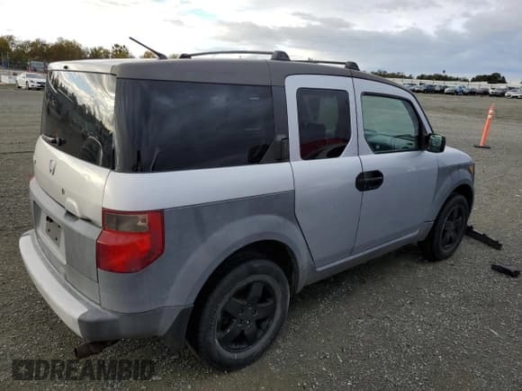 ✅ 2003 Honda Element EX • VIN: 5J6YH17553L007123 • Лот: 92454245. Опубликован ранее на Copart с пробегом 152 554 миль. Бесплатный доступ к архиву аукционных продаж из США и подробный отчёт об истории автомобиля на DreamBid. Изображение 3.