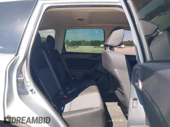 2015 Subaru Forester Premium z VIN JF2SJAGC7FH565322, wystawiony jako IAAI lot #43308201 z przebiegiem 114 689 mil mil oraz . Historia ofert i sprzedaży dostępna na DreamBid. Obrazek 8.