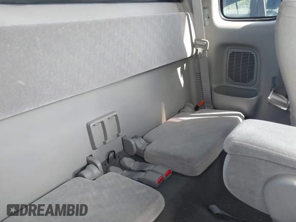 ✅ 2004 Toyota Tacoma • VIN: 5TEVL52N04Z384841 • Lot: 43373427. Wystawiony na IAAI z przebiegiem 169 342 mil. Bezpłatny archiwum sprzedaży aukcyjnych z USA i szczegółowy raport historii pojazdu na DreamBid. Zdjęcie 8.