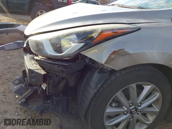 ✅ 2014 Hyundai Elantra SE • VIN: 5NPDH4AE8EH512966 • Lot: 43647916. Listed on IAAI with 81,730 mi. Free auction sales archive from the USA and detailed vehicle history report at DreamBid. Image 17.