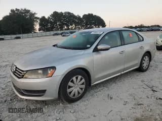 ✅ 2012 Volkswagen Passat S • VIN: 1VWAP7A39CC057993 • Lot: 70593155. Listed on Copart with 234,033 mi. Free auction sales archive from the USA and detailed vehicle history report at DreamBid. Image 1.