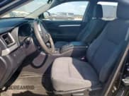 ✅ 2019 Toyota Highlander LE • VIN: 5TDBZRFH1KS930876 • Лот: 84617435. Опубликован ранее на Copart с пробегом 67 834 миль. Бесплатный доступ к архиву аукционных продаж из США и подробный отчёт об истории автомобиля на DreamBid. Изображение 7.