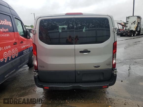 ✅ 2015 Ford Transit XL • VIN: 1FMZK1YM3FKB06353 • Лот: 58319295. Опубликован ранее на Copart с пробегом 98 130 миль. Бесплатный доступ к архиву аукционных продаж из США и подробный отчёт об истории автомобиля на DreamBid. Изображение 6.
