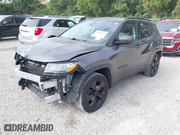 ✅ 2019 Jeep Compass Latitude • VIN: 3C4NJDBB6KT723835 • Lot: 43058624. Listed on IAAI with 135,030 mi. Free auction sales archive from the USA and detailed vehicle history report at DreamBid. Image 2.