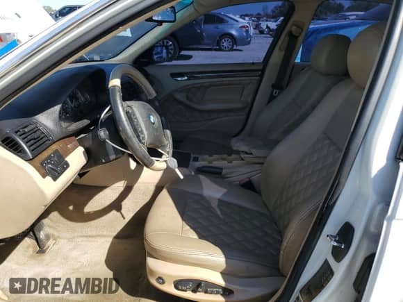 2003 BMW 3 Series 330i с VIN WBAEV53493KM26021, выставлен на аукционе Copart как лот 90868755 с пробегом 211 776 миль миль и Списание • Salvage title. История ставок и продаж доступна на DreamBid. Изображение 7.