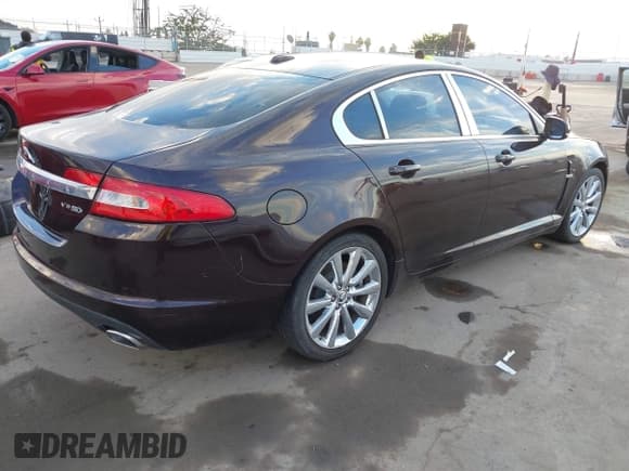 ✅ 2011 Jaguar XF Premium • VIN: SAJWA0GB4BLR84724 • Lot: 43712592. Listed on IAAI with 45,928 mi. Free auction sales archive from the USA and detailed vehicle history report at DreamBid. Image 4.