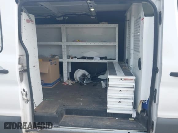 ✅ 2017 Ford Transit • VIN: 1FTYE1YM6HKA76808 • Lot: 42223012. Wystawiony na IAAI z przebiegiem 251 855 mil. Bezpłatny archiwum sprzedaży aukcyjnych z USA i szczegółowy raport historii pojazdu na DreamBid. Zdjęcie 8.