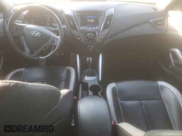 ✅ 2013 Hyundai Veloster Turbo • VIN: KMHTC6AE1DU105934 • Lot: 84446694. Wystawiony na Copart z przebiegiem 139 700 mil. Bezpłatny archiwum sprzedaży aukcyjnych z USA i szczegółowy raport historii pojazdu na DreamBid. Zdjęcie 8.