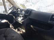 ✅ 2016 Ram ProMaster Cargo • VIN: 3C6TRVPG8GE109270 • Lot: 41375272. Wystawiony na IAAI z przebiegiem 72 011 mil. Bezpłatny archiwum sprzedaży aukcyjnych z USA i szczegółowy raport historii pojazdu na DreamBid. Zdjęcie 5.