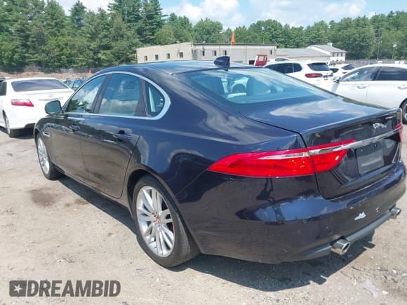 ✅ 2016 Jaguar XF 35t Prestige • VIN: SAJBK4BV2GCY20268 • Lot: 42828813. Wystawiony na IAAI z przebiegiem 64 187 mil. Bezpłatny archiwum sprzedaży aukcyjnych z USA i szczegółowy raport historii pojazdu na DreamBid. Zdjęcie 3.