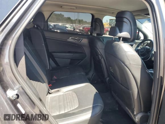 ✅ 2024 Kia Sportage SX-Prestige • VIN: 5XYK53DF2RG190997 • Лот: 71090565. Опубликован ранее на Copart с пробегом 33 260 миль. Бесплатный доступ к архиву аукционных продаж из США и подробный отчёт об истории автомобиля на DreamBid. Изображение 11.