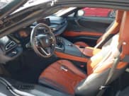 ✅ 2019 BMW i8 • VIN: WBY2Z6C55KVG98119 • Лот: 43127245. Опубликован ранее на IAAI с пробегом 29 645 миль. Бесплатный доступ к архиву аукционных продаж из США и подробный отчёт об истории автомобиля на DreamBid. Изображение 8.