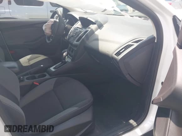 ✅ 2014 Ford Focus SE • VIN: 1FADP3K21EL422030 • Лот: 43060306. Опубликован ранее на IAAI с пробегом 94 979 миль. Бесплатный доступ к архиву аукционных продаж из США и подробный отчёт об истории автомобиля на DreamBid. Изображение 5.