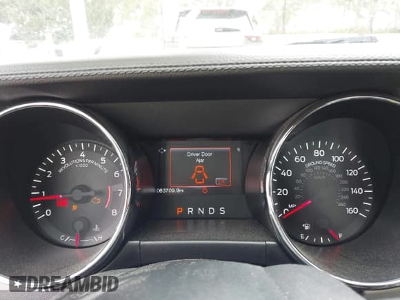 ✅ 2016 Ford Mustang EcoBoost Premium • VIN: 1FATP8UH3G5217262 • Lot: 43621760. Wystawiony na IAAI z przebiegiem 63 709 mil. Bezpłatny archiwum sprzedaży aukcyjnych z USA i szczegółowy raport historii pojazdu na DreamBid. Zdjęcie 7.