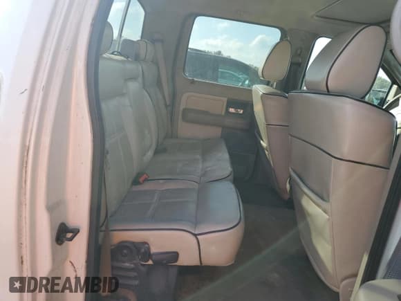 ✅ 2006 Lincoln Mark LT • VIN: 5LTPW18566FJ23730 • Lot: 74779954. Wystawiony na Copart z przebiegiem 216 188 mil. Bezpłatny archiwum sprzedaży aukcyjnych z USA i szczegółowy raport historii pojazdu na DreamBid. Zdjęcie 10.