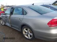 ✅ 2013 Volkswagen Passat SE • VIN: 1VWBP7A33DC130314 • Lot: 43489703. Wystawiony na IAAI z przebiegiem 113 324 mil. Bezpłatny archiwum sprzedaży aukcyjnych z USA i szczegółowy raport historii pojazdu na DreamBid. Zdjęcie 14.