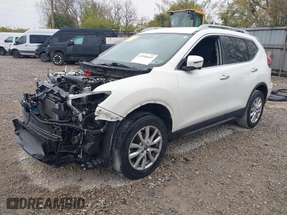 ✅ 2018 Nissan Rogue S • VIN: 5N1AT2MV4JC700743 • Лот: 43556649. Опубликован ранее на IAAI с пробегом 173 056 миль. Бесплатный доступ к архиву аукционных продаж из США и подробный отчёт об истории автомобиля на DreamBid. Изображение 2.