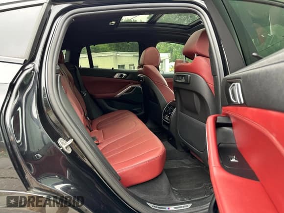 ✅ 2021 BMW X6 sDrive40i • VIN: 5UXCY4C06M9H65435 • Lot: 62893125. Wystawiony na Copart z przebiegiem 39 252 mil. Bezpłatny archiwum sprzedaży aukcyjnych z USA i szczegółowy raport historii pojazdu na DreamBid. Zdjęcie 5.