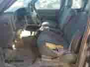 2006 Chevrolet Silverado 1500 LS z VIN 1GCEK19V96Z180314, wystawiony jako Copart lot #74316704 z przebiegiem 304 171 mil mil oraz Szkoda całkowita • Salvage title. Historia ofert i sprzedaży dostępna na DreamBid. Obrazek 7.