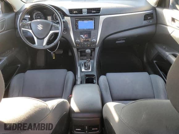 ✅ 2011 Suzuki Kizashi GTS Sport • VIN: JS2RE9A61B6110173 • Lot: 89411105. Listed on Copart with 114,399 mi. Free auction sales archive from the USA and detailed vehicle history report at DreamBid. Image 8.