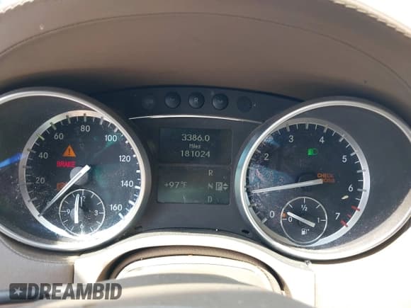 ✅ 2010 Mercedes-Benz GL 550 • VIN: 4JGBF8GE2AA581094 • Lot: 42861854. Listed on IAAI with 181,024 mi. Free auction sales archive from the USA and detailed vehicle history report at DreamBid. Image 7.