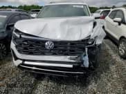 ✅ 2025 Volkswagen Atlas SEL Premium R-Line • VIN: 1V2FR2CA5SC545885 • Lot: 56670505. Listed on Copart with 1,772 mi. Free auction sales archive from the USA and detailed vehicle history report at DreamBid. Image 14.