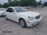 ✅ 2002 Mercedes-Benz C 230/260/280/320 • VIN: WDBRF64J12F288296 • Lot: 42883189. Wystawiony na IAAI z przebiegiem Nie podano. Bezpłatny archiwum sprzedaży aukcyjnych z USA i szczegółowy raport historii pojazdu na DreamBid. Zdjęcie 1.