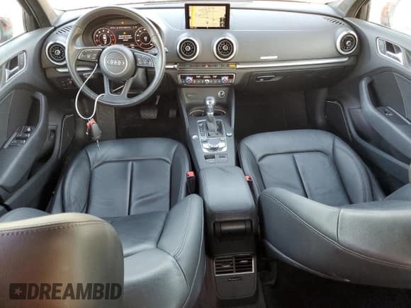 ✅ 2018 Audi A3 Premium Plus • VIN: WAUGUGFF5J1077950 • Лот: 82413384. Опубликован ранее на Copart с пробегом 43 010 миль. Бесплатный доступ к архиву аукционных продаж из США и подробный отчёт об истории автомобиля на DreamBid. Изображение 8.