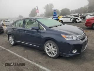 ✅ 2010 Lexus HS 250h • VIN: JTHBB1BA9A2013610 • Лот: 72096694. Опубликован ранее на Copart с пробегом 24 160 миль. Бесплатный доступ к архиву аукционных продаж из США и подробный отчёт об истории автомобиля на DreamBid. Изображение 4.