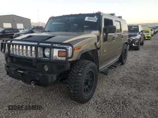 ✅ 2005 Hummer H2 SUV • VIN: 5GRGN23UX5H131504 • Lot: 90944305. Wystawiony na Copart z przebiegiem Nie podano. Bezpłatny archiwum sprzedaży aukcyjnych z USA i szczegółowy raport historii pojazdu na DreamBid. Zdjęcie 1.