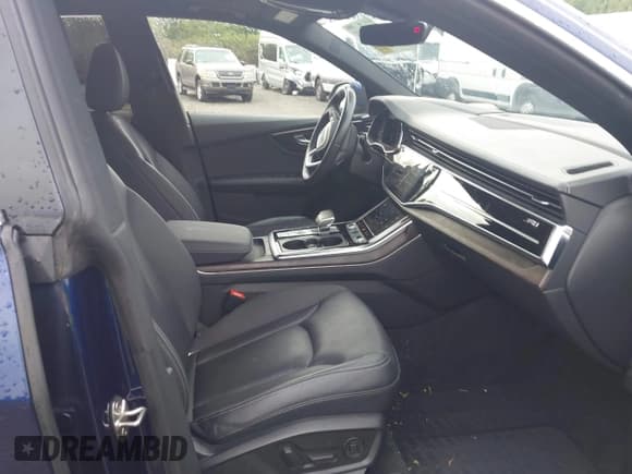 ✅ 2021 Audi Q8 Prestige • VIN: WA1FVAF18MD012116 • Lot: 42881983. Listed on IAAI with 28,855 mi. Free auction sales archive from the USA and detailed vehicle history report at DreamBid. Image 5.