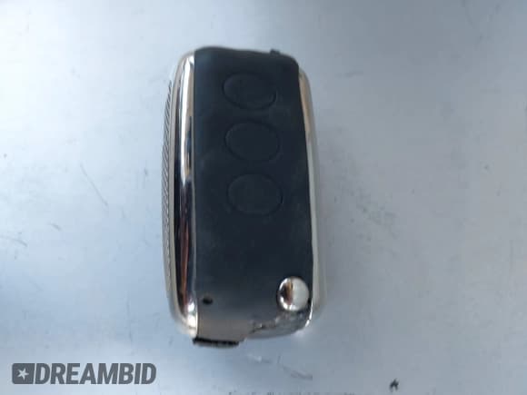 ✅ 2013 Bentley Mulsanne • VIN: SCBBB7ZH0DC018090 • Lot: 41354369. Wystawiony na IAAI z przebiegiem 61 284 mil. Bezpłatny archiwum sprzedaży aukcyjnych z USA i szczegółowy raport historii pojazdu na DreamBid. Zdjęcie 11.