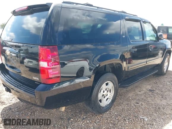 ✅ 2007 Chevrolet Suburban LTZ • VIN: 1GNFC16067R362023 • Lot: 43295147. Listed on IAAI with 147,539 mi. Free auction sales archive from the USA and detailed vehicle history report at DreamBid. Image 4.
