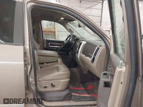 ✅ 2009 Dodge 1500 SLT • VIN: 1D3HV13T59S780179 • Лот: 43300333. Опубликован ранее на IAAI с пробегом 204 556 миль. Бесплатный доступ к архиву аукционных продаж из США и подробный отчёт об истории автомобиля на DreamBid. Изображение 5.