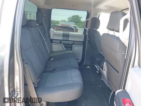 ✅ 2017 Ford F-150 XL • VIN: 1FTEW1CP6HKD80402 • Lot: 41973543. Wystawiony na IAAI z przebiegiem 79 292 mil. Bezpłatny archiwum sprzedaży aukcyjnych z USA i szczegółowy raport historii pojazdu na DreamBid. Zdjęcie 8.