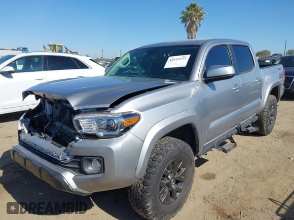 ✅ 2020 Toyota Tacoma SR5 • VIN: 3TMAZ5CN8LM122525 • Lot: 42643334. Wystawiony na IAAI z przebiegiem 74 946 mil. Bezpłatny archiwum sprzedaży aukcyjnych z USA i szczegółowy raport historii pojazdu na DreamBid. Zdjęcie 2.