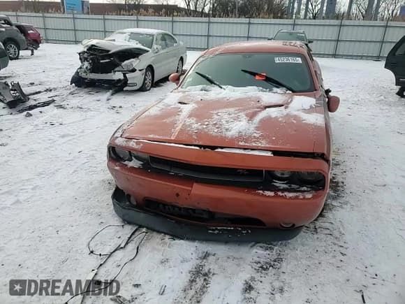 ✅ 2011 Dodge Challenger R/T • VIN: 2B3CJ5DT7BH604821 • Lot: 45236165. Wystawiony na Copart z przebiegiem Nie podano. Bezpłatny archiwum sprzedaży aukcyjnych z USA i szczegółowy raport historii pojazdu na DreamBid. Zdjęcie 11.